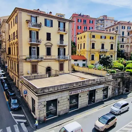 Appartamento La Casa Di Geo Stazione 5 Terre La Spezia